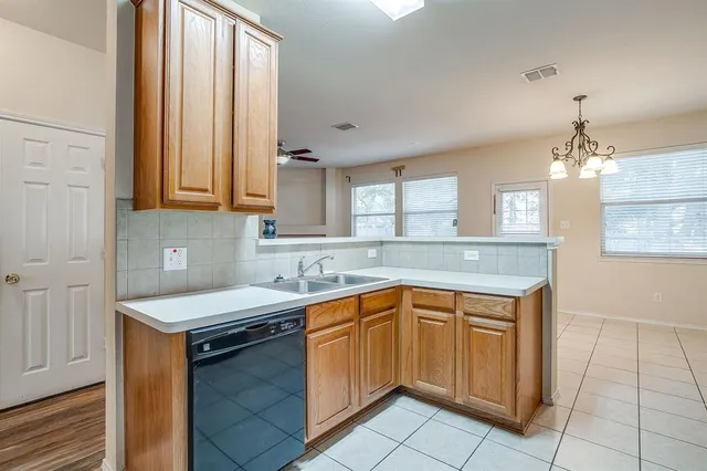 $270,000 | 708 Hummingbird Trail, Crowley, TX 76036