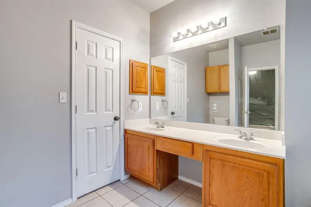 $270,000 | 708 Hummingbird Trail, Crowley, TX 76036