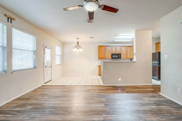 $270,000 | 708 Hummingbird Trail, Crowley, TX 76036