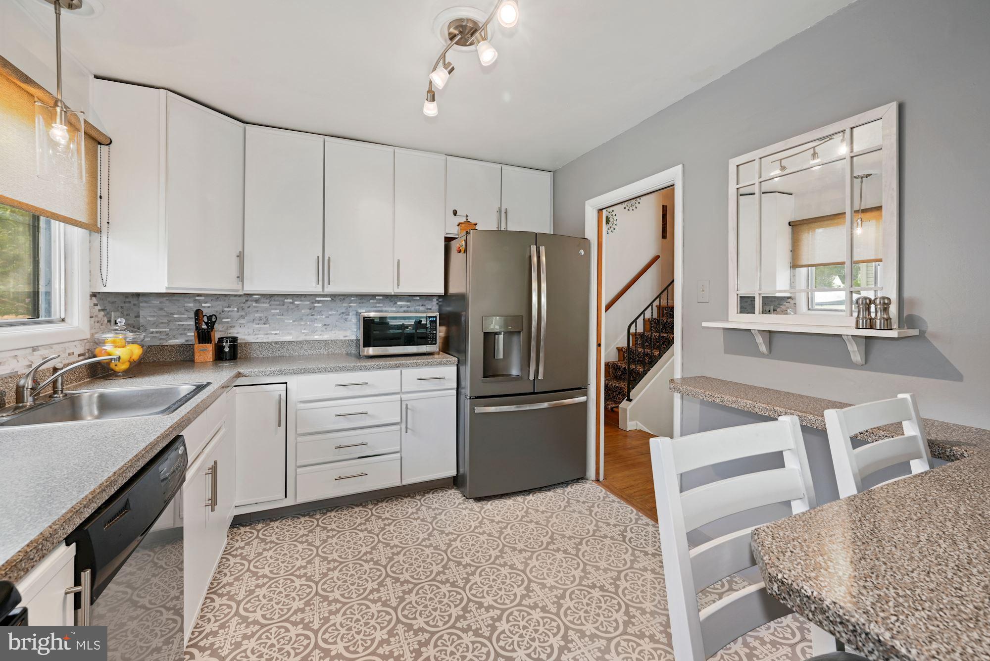 207 Avon Road Cherry Hill, NJ 08034 - Photo 17 of 35
