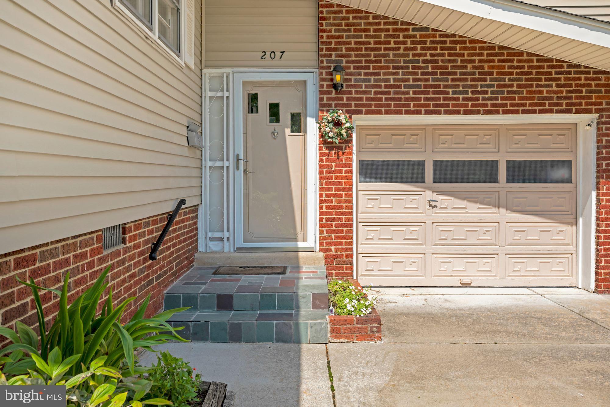 207 Avon Road Cherry Hill, NJ 08034 - Photo 3 of 35