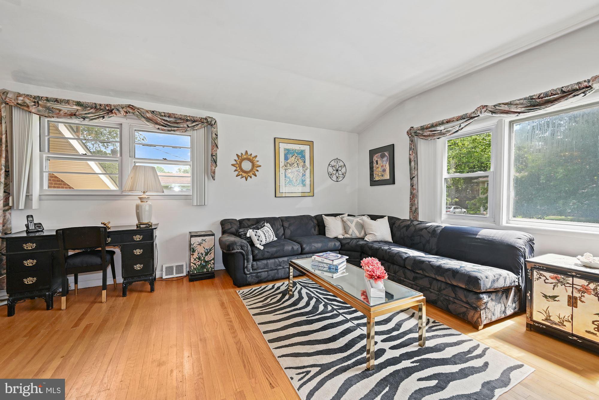 207 Avon Road Cherry Hill, NJ 08034 - Photo 8 of 35