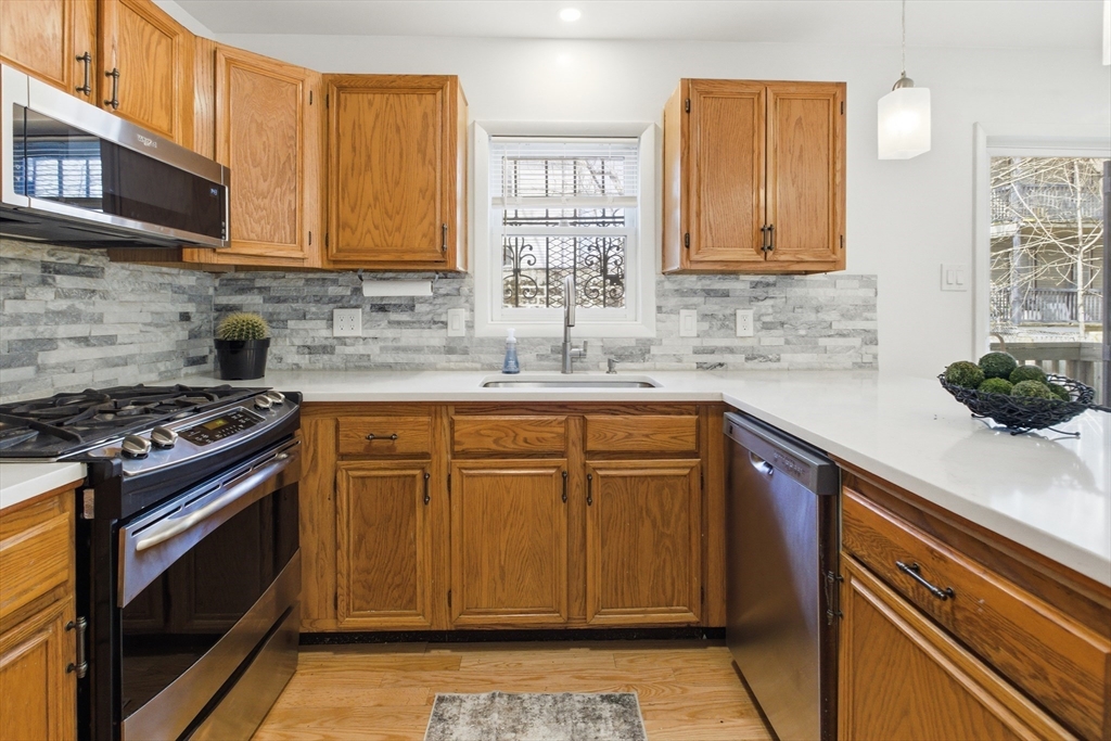 2 Howe Terrace, Unit 3 Boston, MA 02125 - Photo 27 of 33