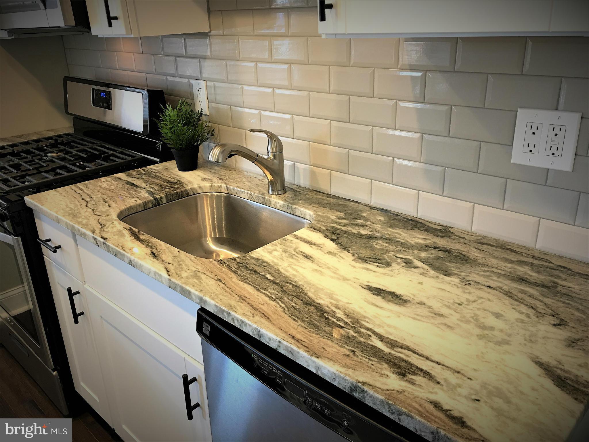 847 Arncliffe Road Essex, MD 21221 - Photo 6 of 10 Kitchen