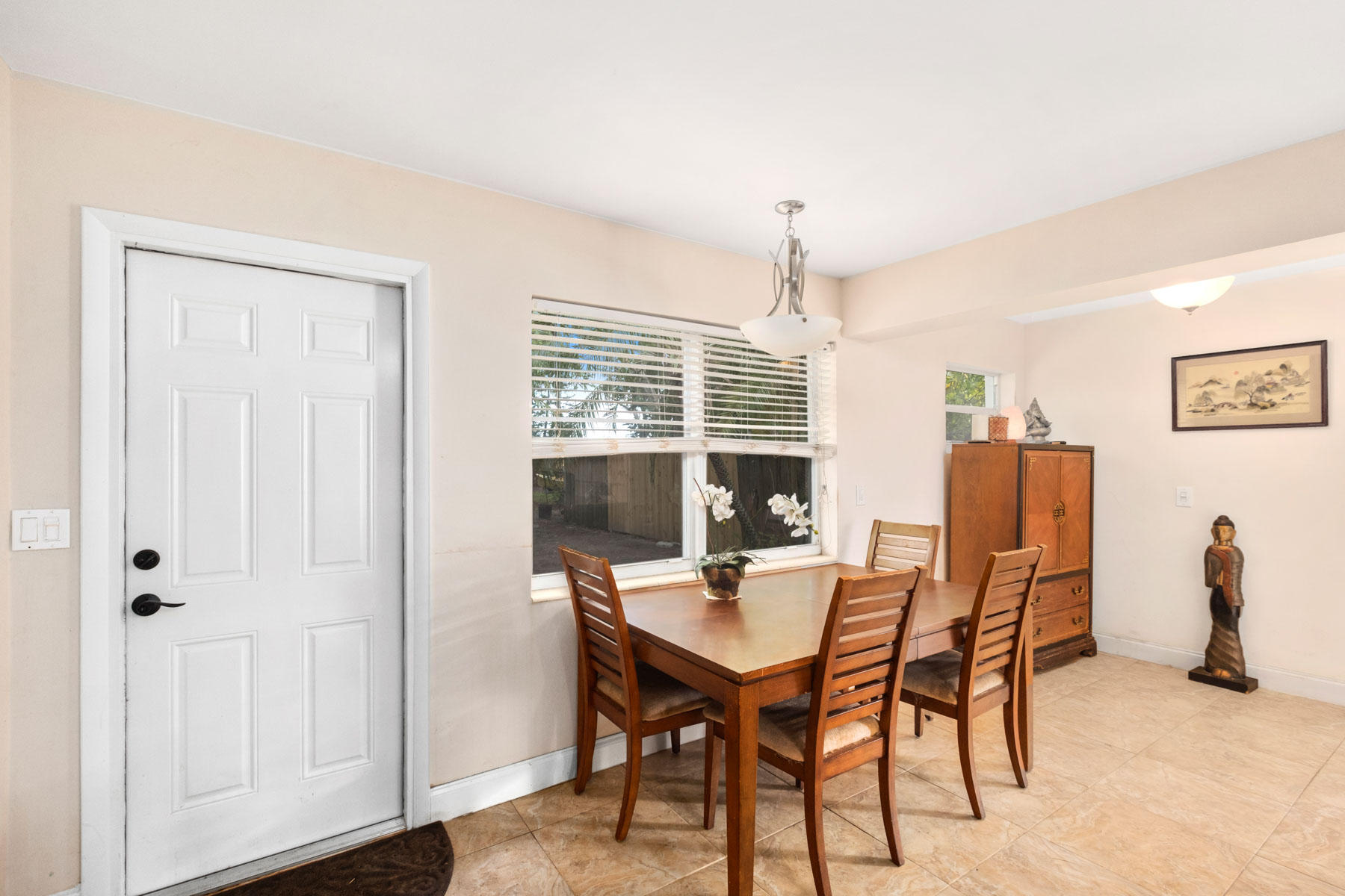 5274 Cleveland Road Delray Beach, FL 33484 - Photo 14 of 39 5274-Cleveland-Rd-Delray-Beach-Interior-