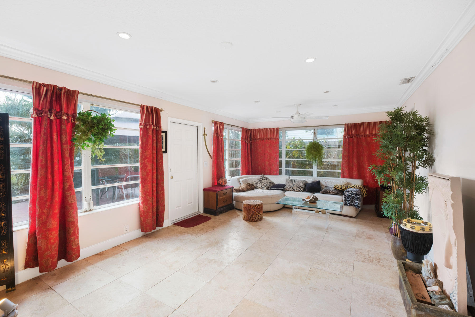 5274 Cleveland Road Delray Beach, FL 33484 - Photo 17 of 39 5274-Cleveland-Rd-Delray-Beach-Interior-