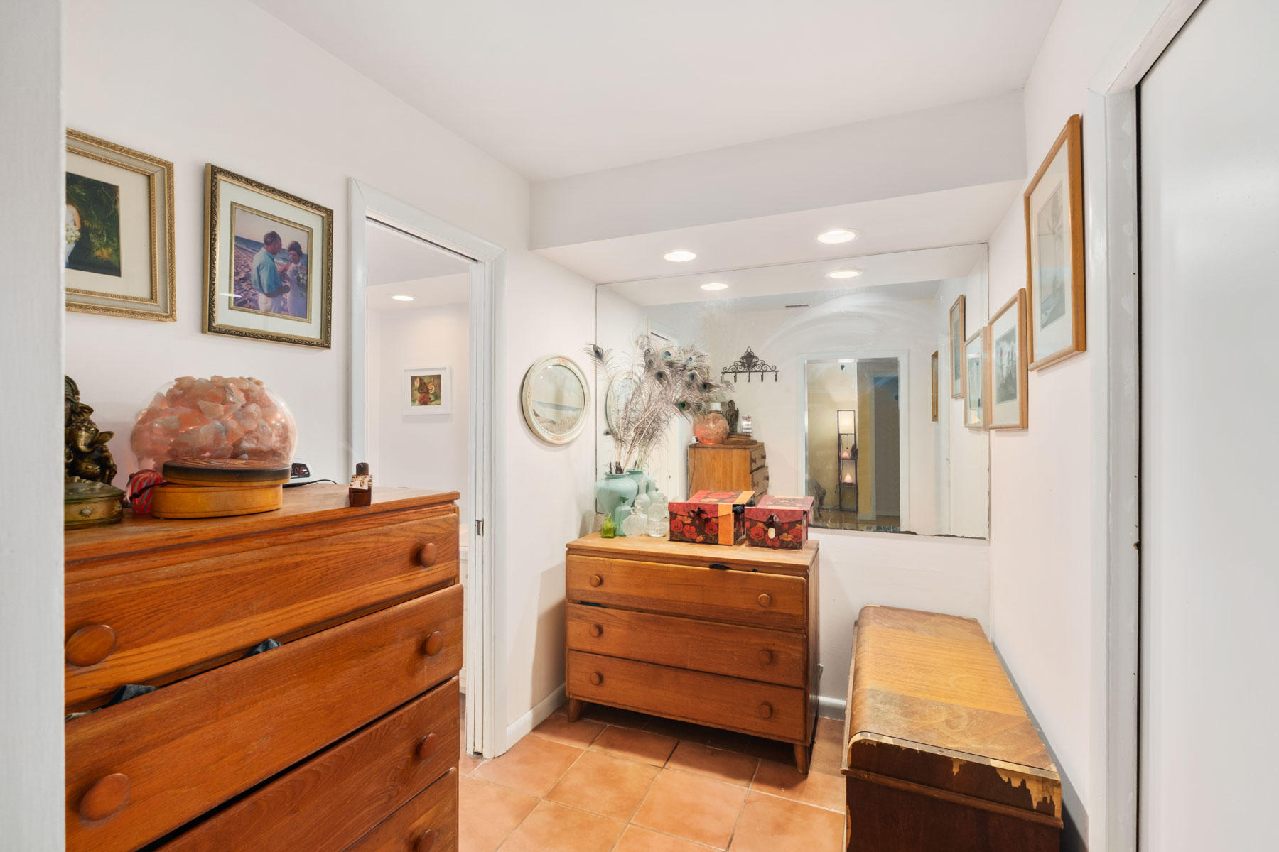 5274 Cleveland Road Delray Beach, FL 33484 - Photo 26 of 39 5274-Cleveland-Rd-Delray-Beach-Interior-