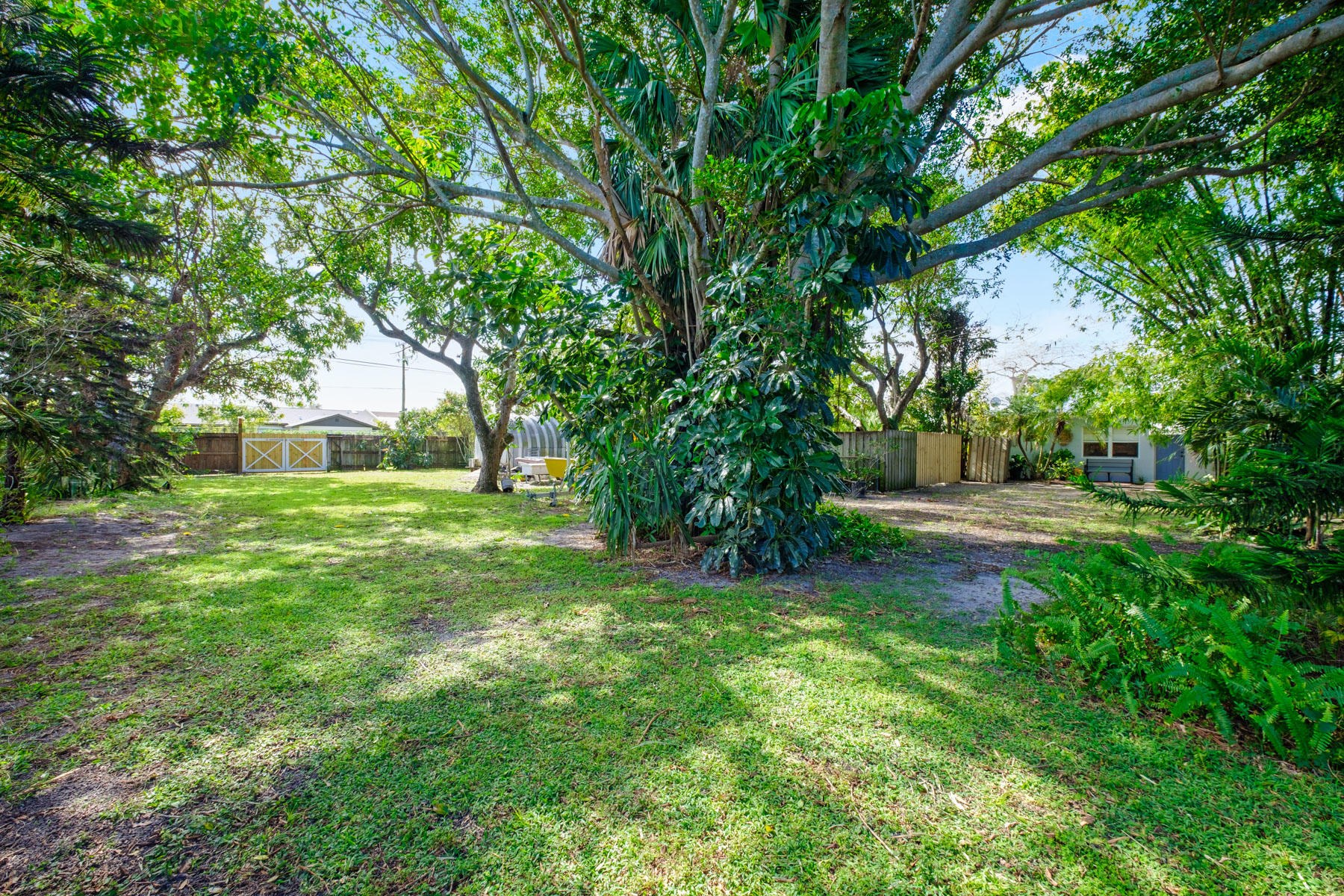5274 Cleveland Road Delray Beach, FL 33484 - Photo 31 of 39 5274-Cleveland-Rd-Delray-Beach-Exterior-
