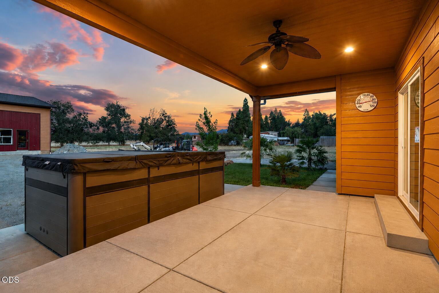 1213 Casino Road Medford, OR 97501 - Photo 9 of 77
