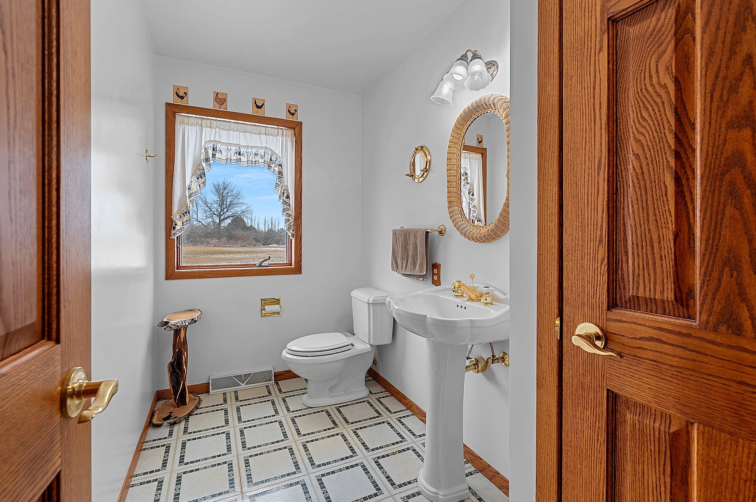N2729 Lakeshore Road Kewaunee, WI 54216 - Photo 31 of 83