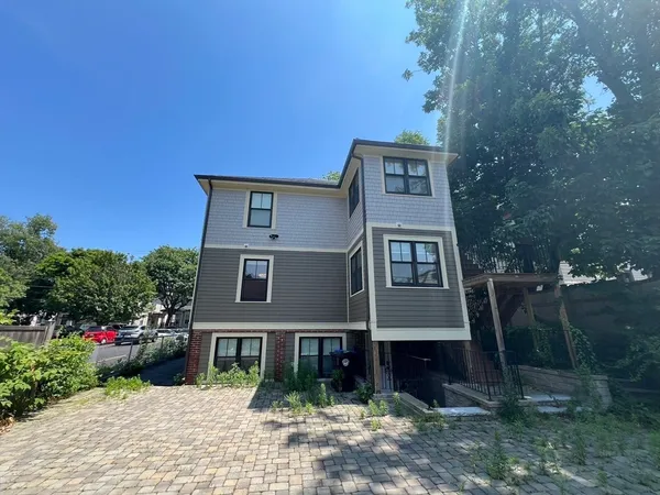 $8,200 | 23 Winslow Road, Unit 1, Brookline, MA 02446