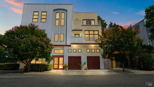 $1,050,000 | 103 G Street, Petaluma, CA 94952