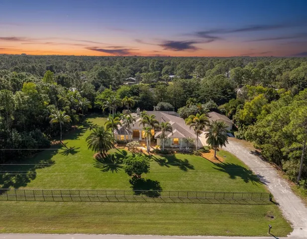 $915,000 | 17352 Valencia Boulevard, Loxahatchee, FL 33470