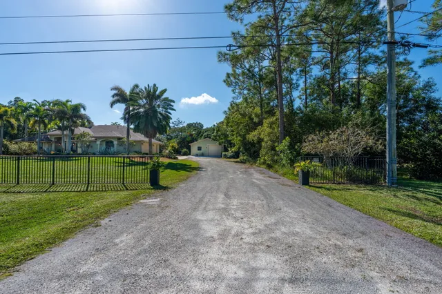 $915,000 | 17352 Valencia Boulevard, Loxahatchee, FL 33470