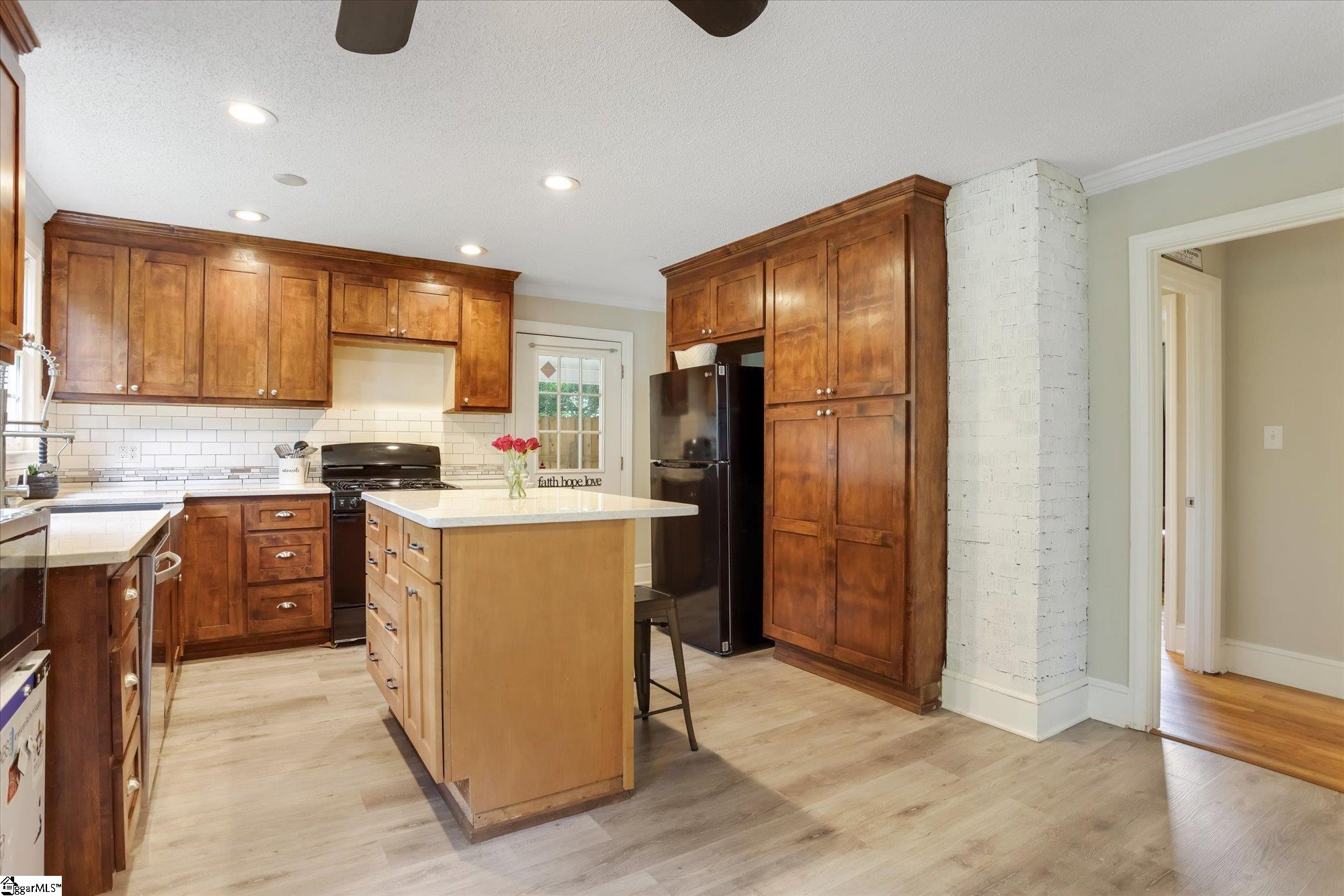 1008 Hampton Road Lyman, SC 29365 - Photo 4 of 32