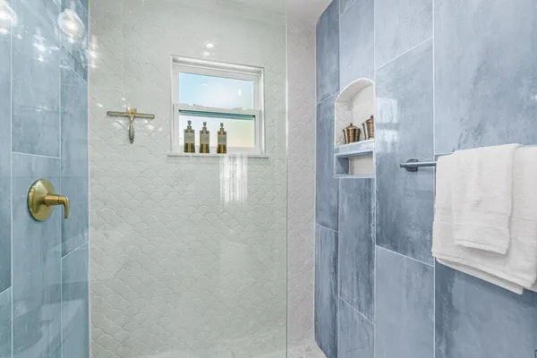 $465,000 | 423 West Ocean Avenue, Lantana, FL 33462