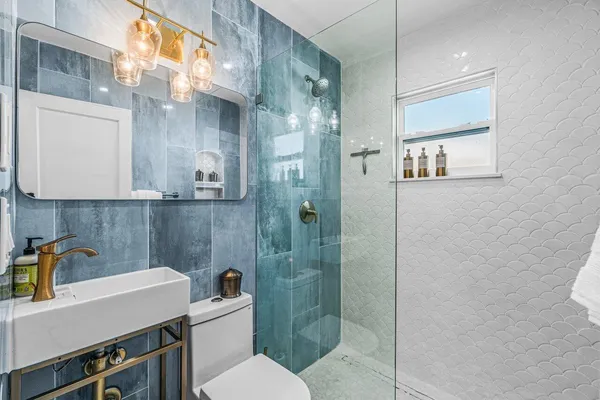 $465,000 | 423 West Ocean Avenue, Lantana, FL 33462