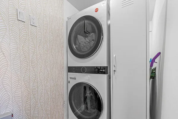 $465,000 | 423 West Ocean Avenue, Lantana, FL 33462