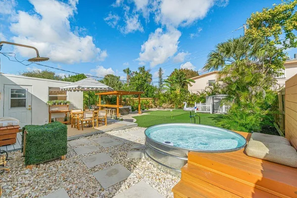 $465,000 | 423 West Ocean Avenue, Lantana, FL 33462