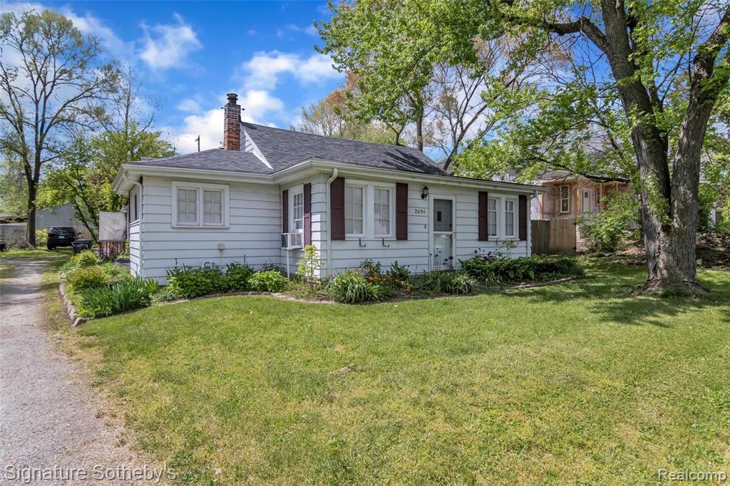 2694 Hessel Avenue Rochester Hills, MI 48307 - Photo 1 of 15