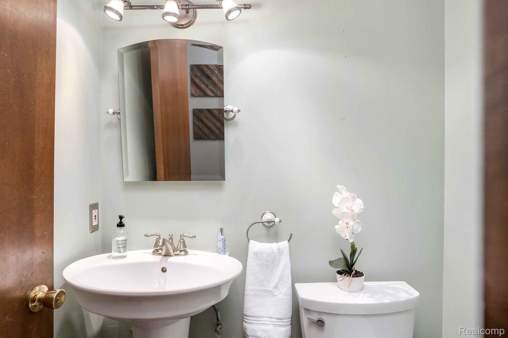 4444 Morgan Road Lake Orion, MI 48359 - Photo 15 of 21 Powder bath