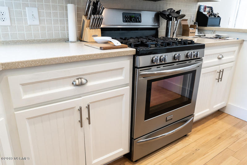 167 Quilt Road Southwest Supply, NC 28462 - Photo 23 of 44 kitchen