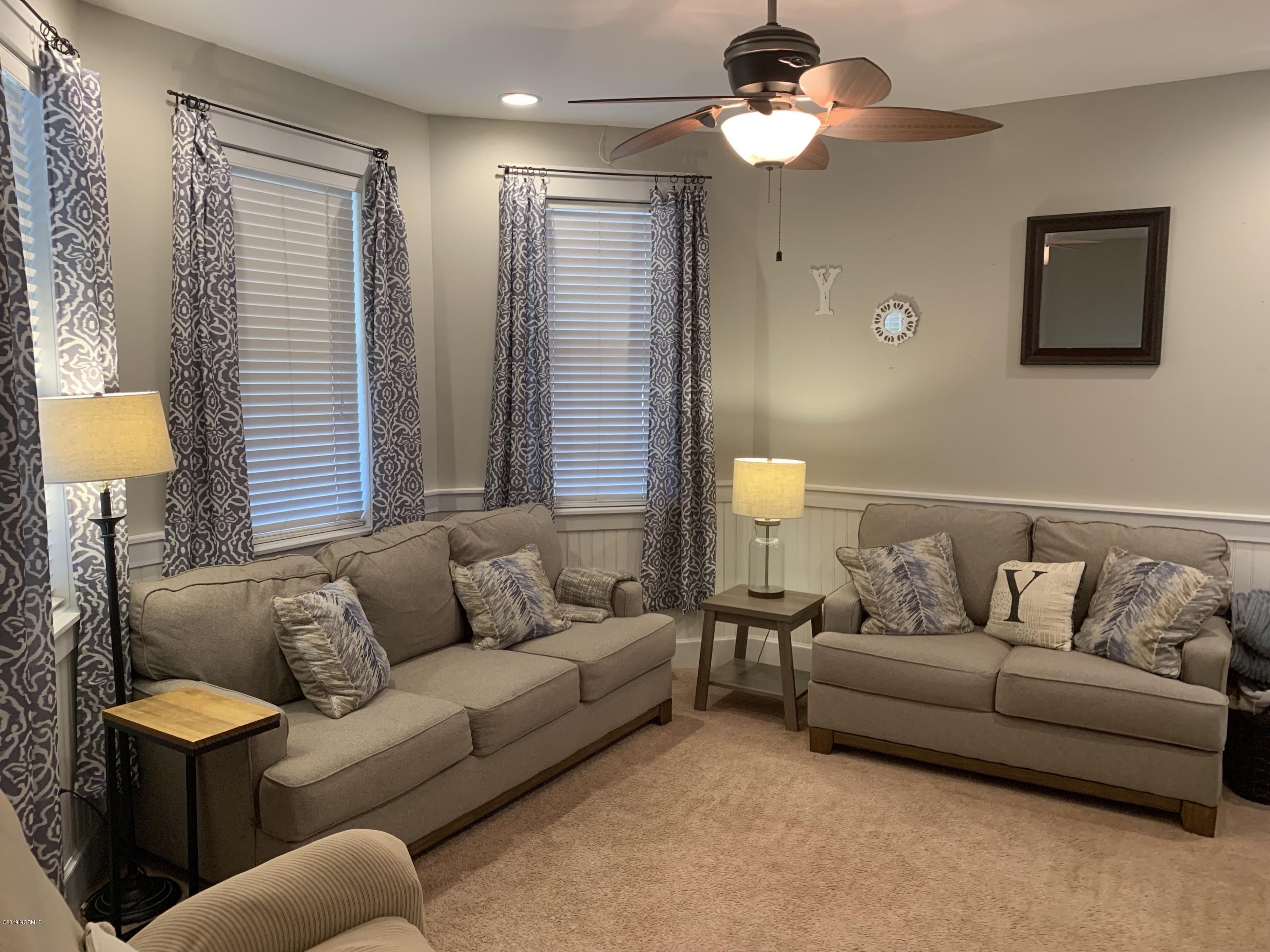 167 Quilt Road Southwest Supply, NC 28462 - Photo 4 of 44 Living room