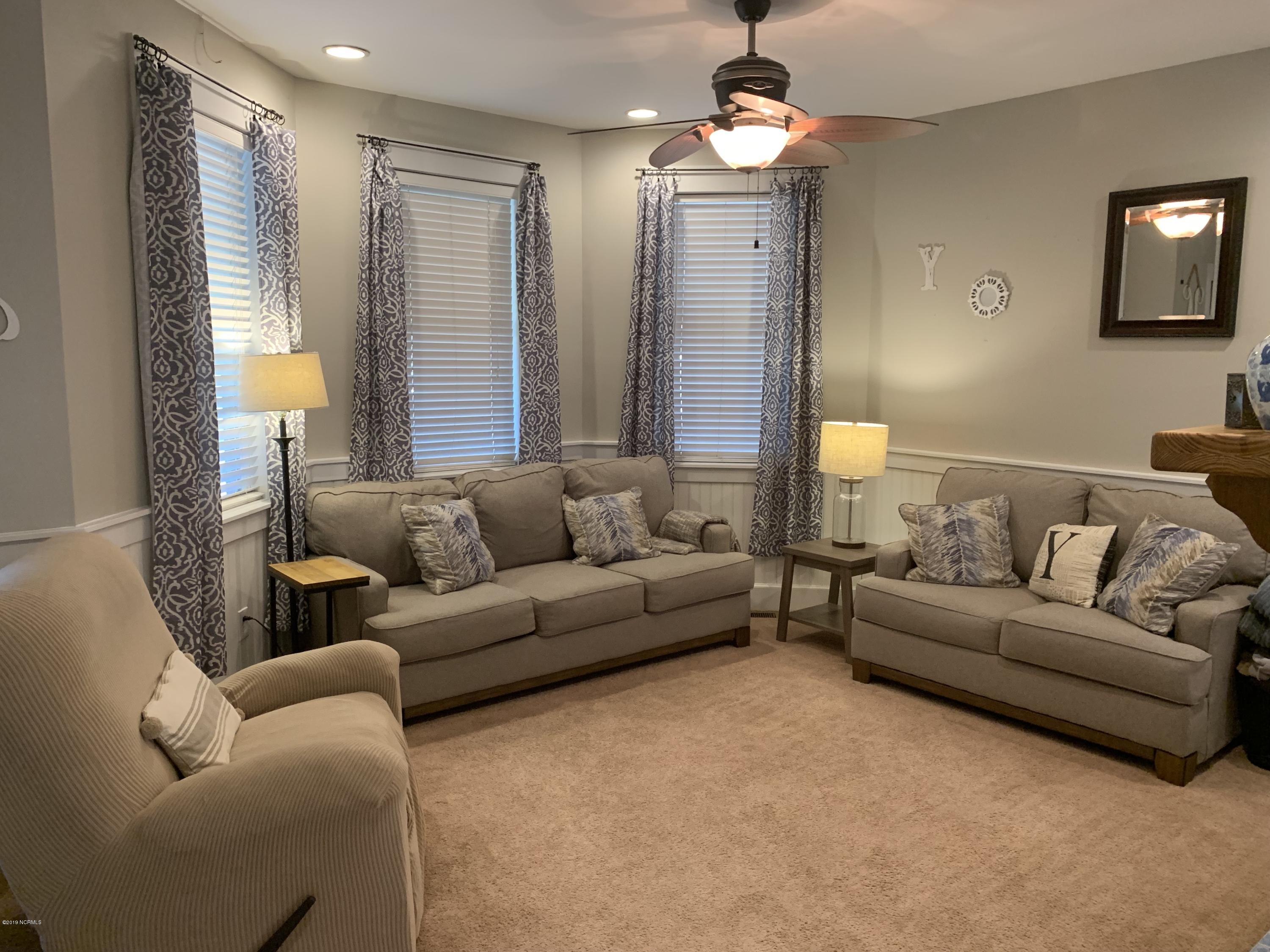 167 Quilt Road Southwest Supply, NC 28462 - Photo 5 of 44 Living room
