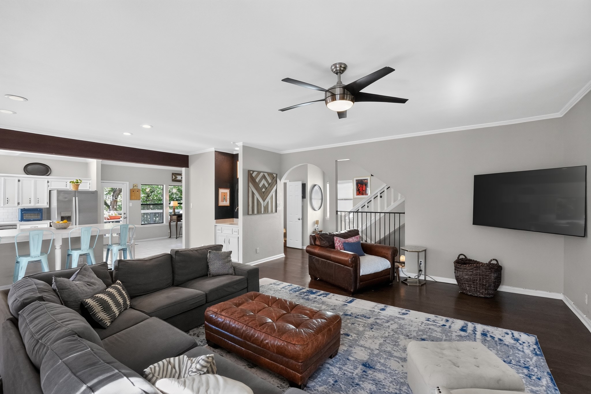 1911 Stoneridge Road Austin, TX 78746 - Photo 6 of 26 Gallery Image 6