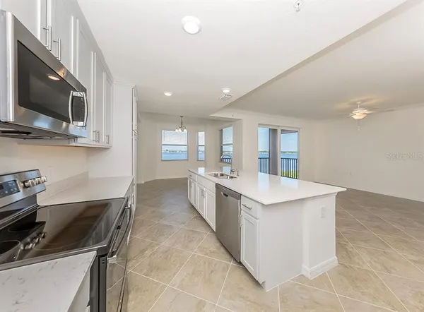 $2,450 | 920 Tidewater Shores Loop, Unit 307, Bradenton, FL 34208