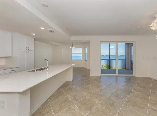 $2,450 | 920 Tidewater Shores Loop, Unit 307, Bradenton, FL 34208