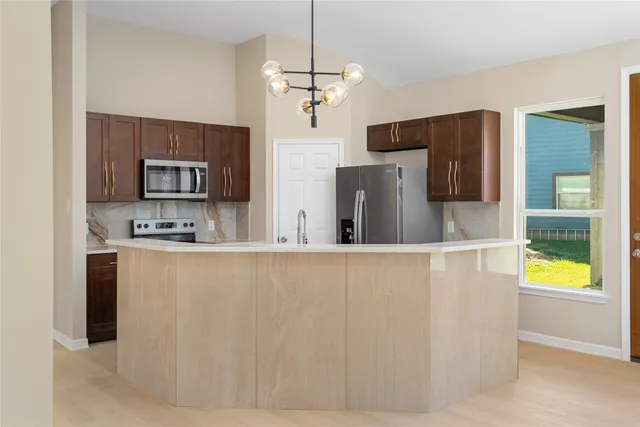 $385,000 | 4654 North Teague Street, Rosharon, TX 77583