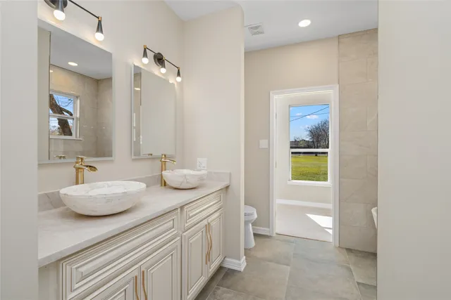 $385,000 | 4654 North Teague Street, Rosharon, TX 77583