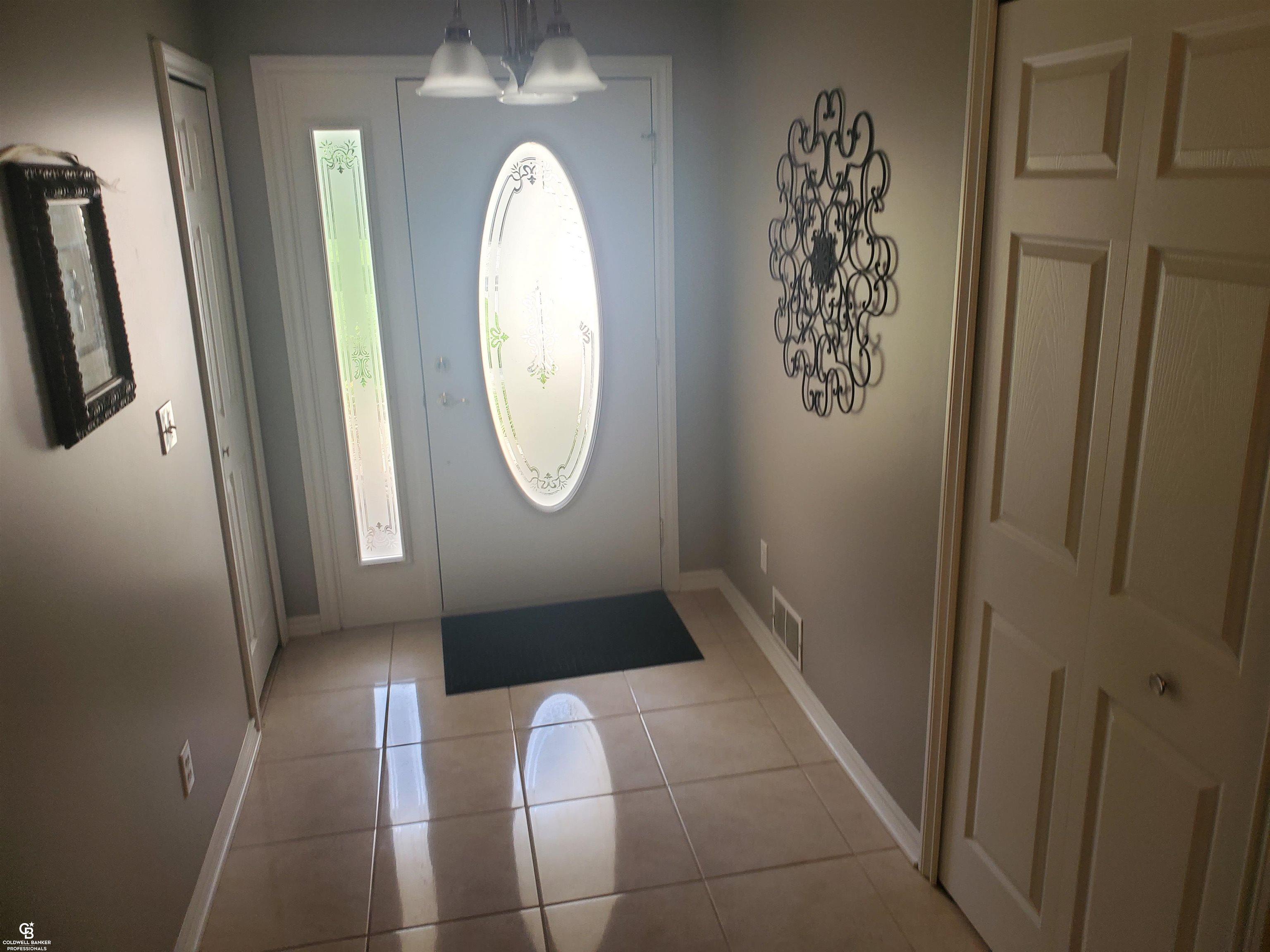 10041 Metcalf Road Avoca, MI 48006 - Photo 23 of 34 Foyer