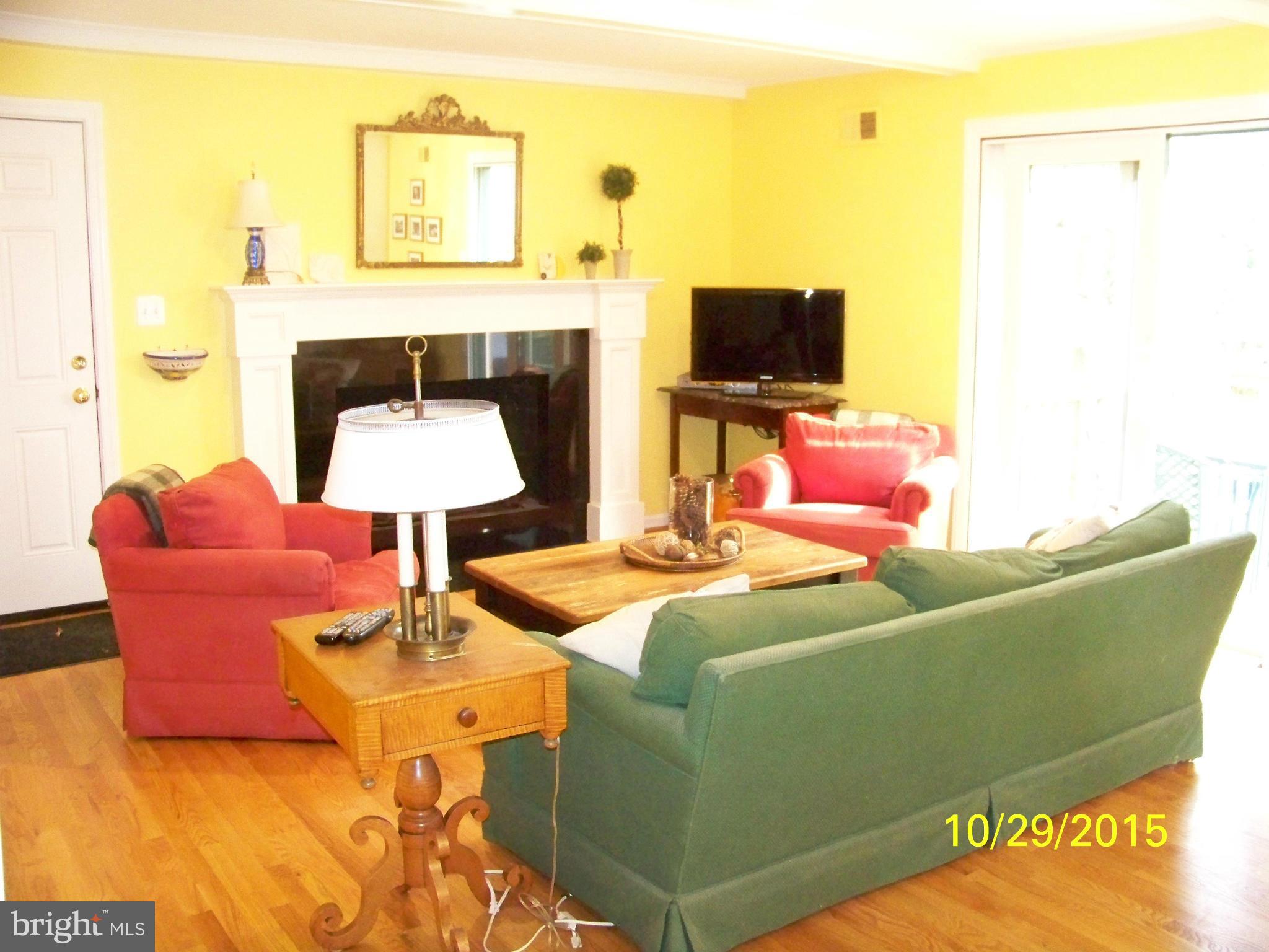 7701 Groton Road Bethesda, MD 20817 - Photo 2 of 17 Family Room