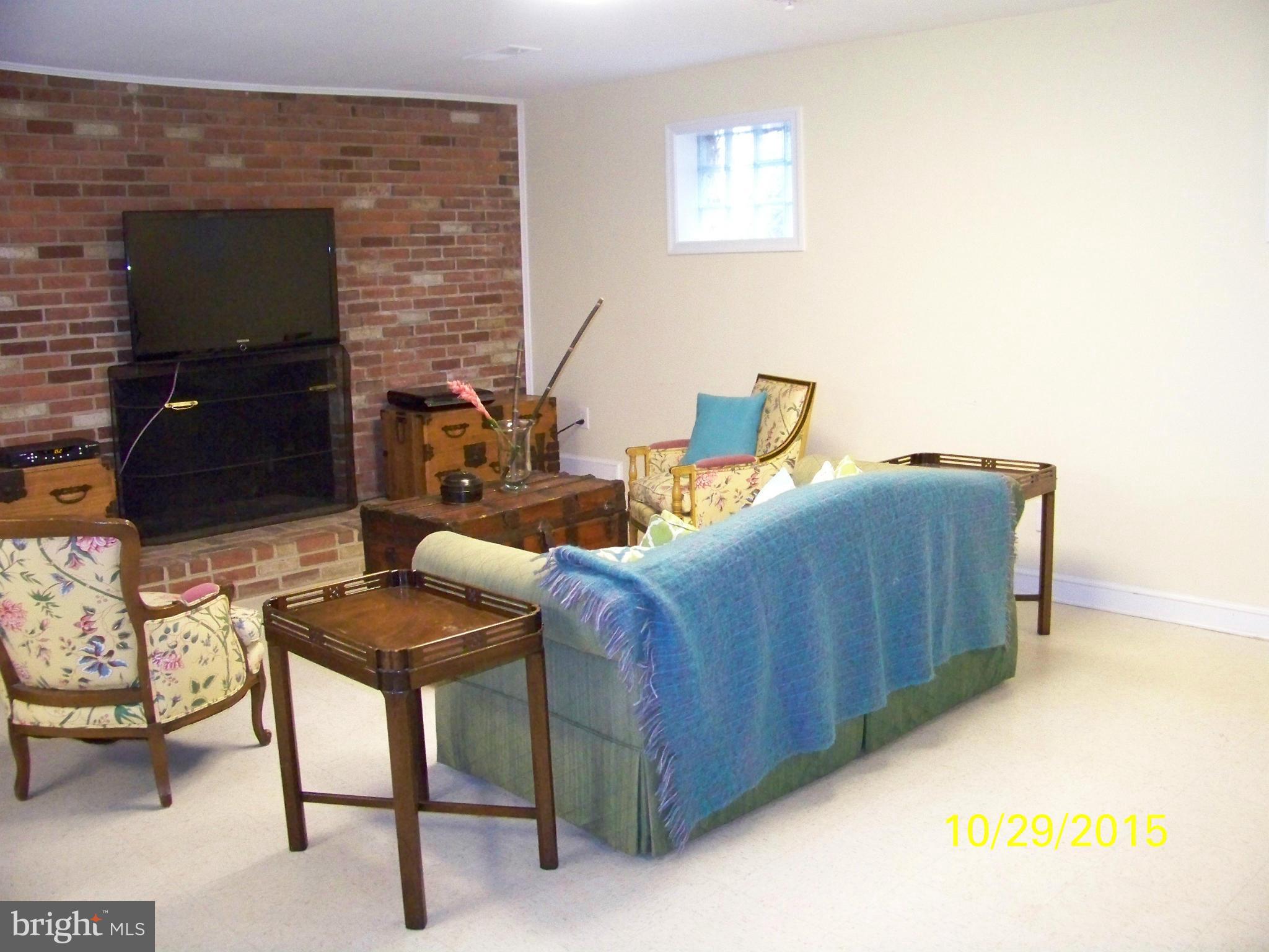 7701 Groton Road Bethesda, MD 20817 - Photo 13 of 17 Interior (General)
