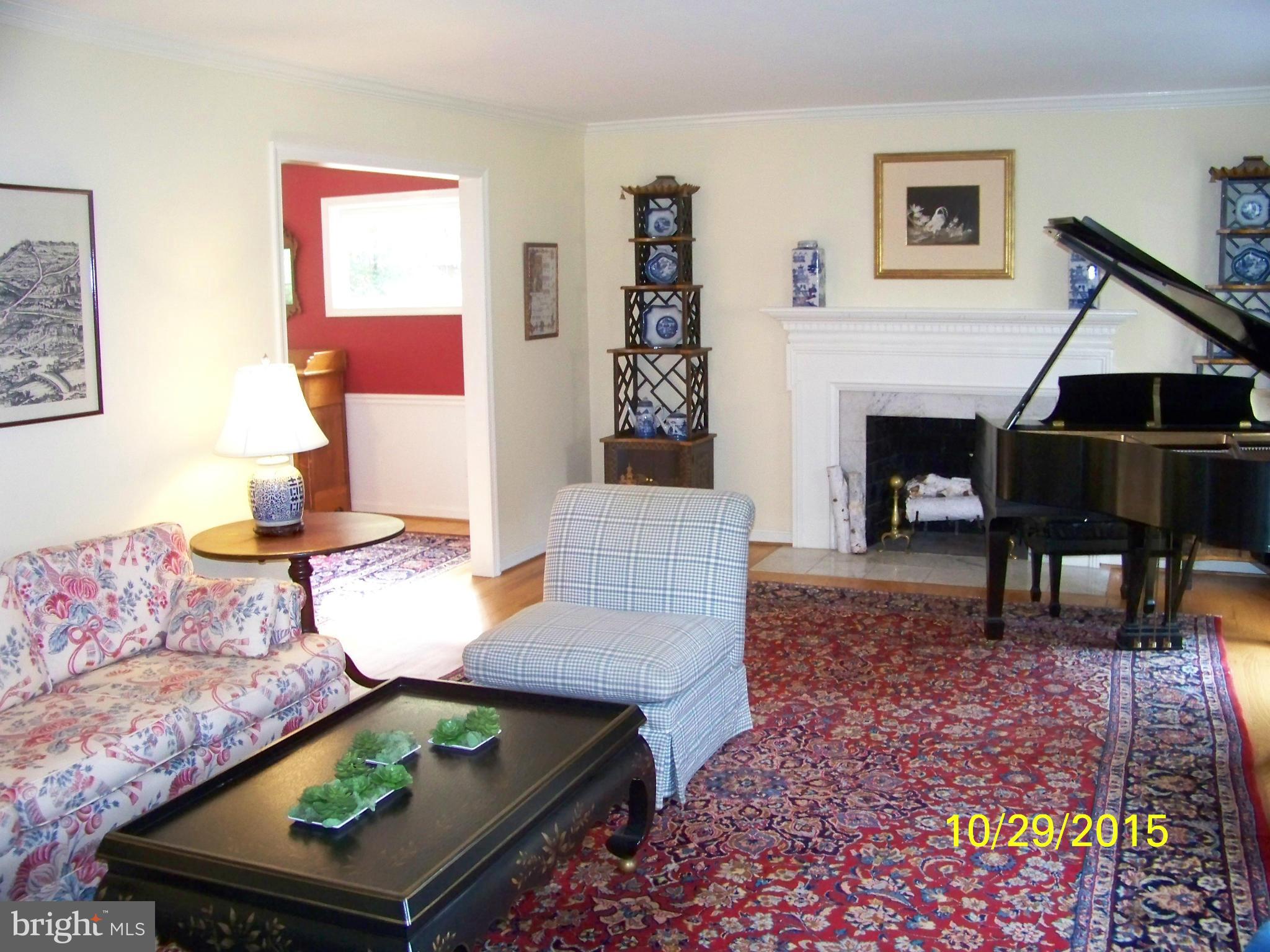 7701 Groton Road Bethesda, MD 20817 - Photo 6 of 17 Living Room