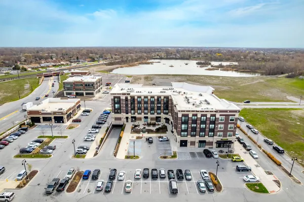 $529,900 | 9610 North Centennial Drive, Unit 412, Munster, IN 46321