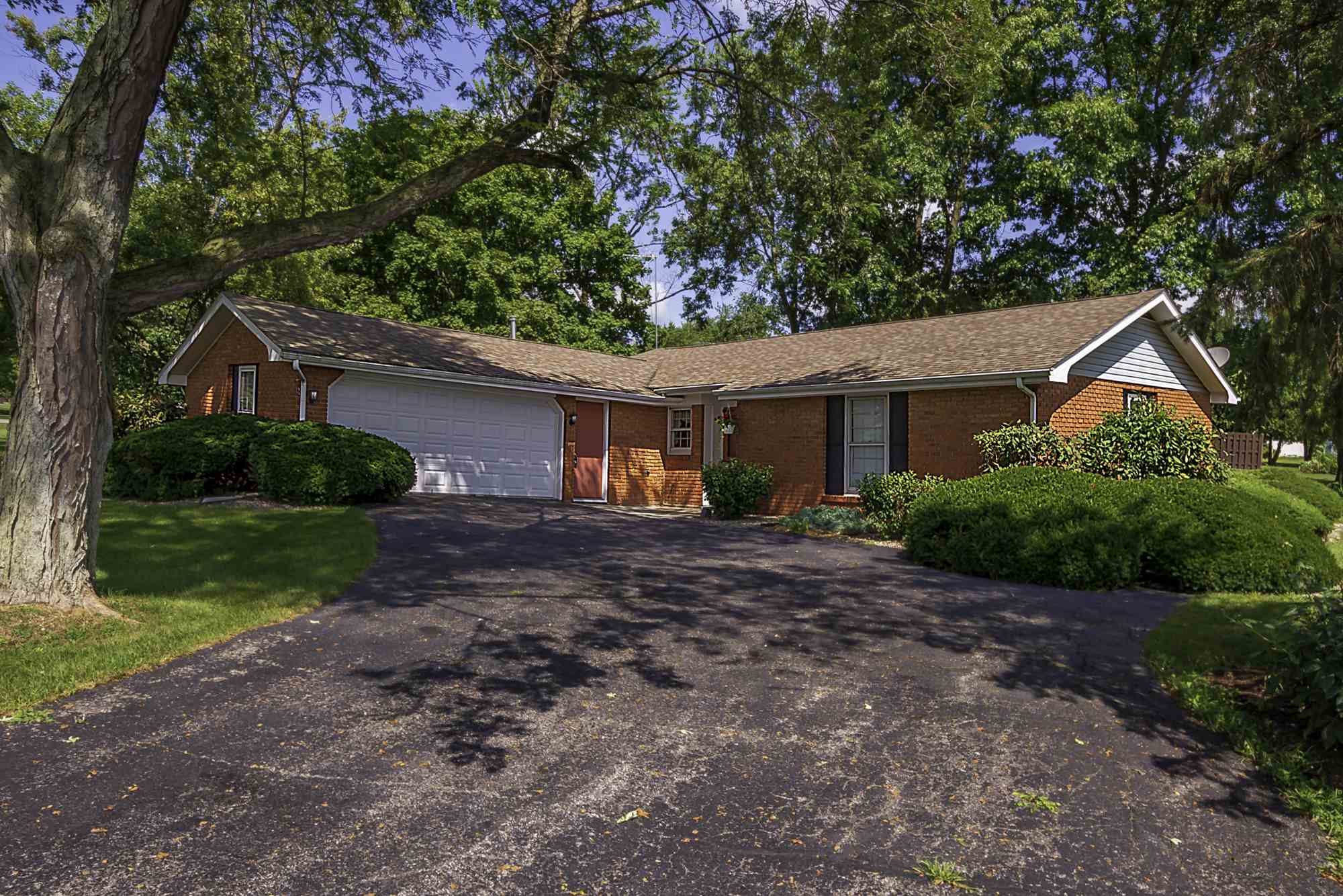102 Worth Road Auburn, IN 46706 - Photo 1 of 32 Gallery Image 1