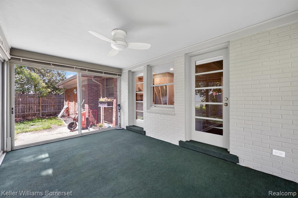 1681 Oxford Road Grosse Pointe, MI 48236 - Photo 18 of 25