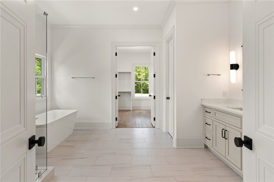 111 Stillwater Drive St. Simons Island, GA 31522 - Photo 19 of 51 master bathroom