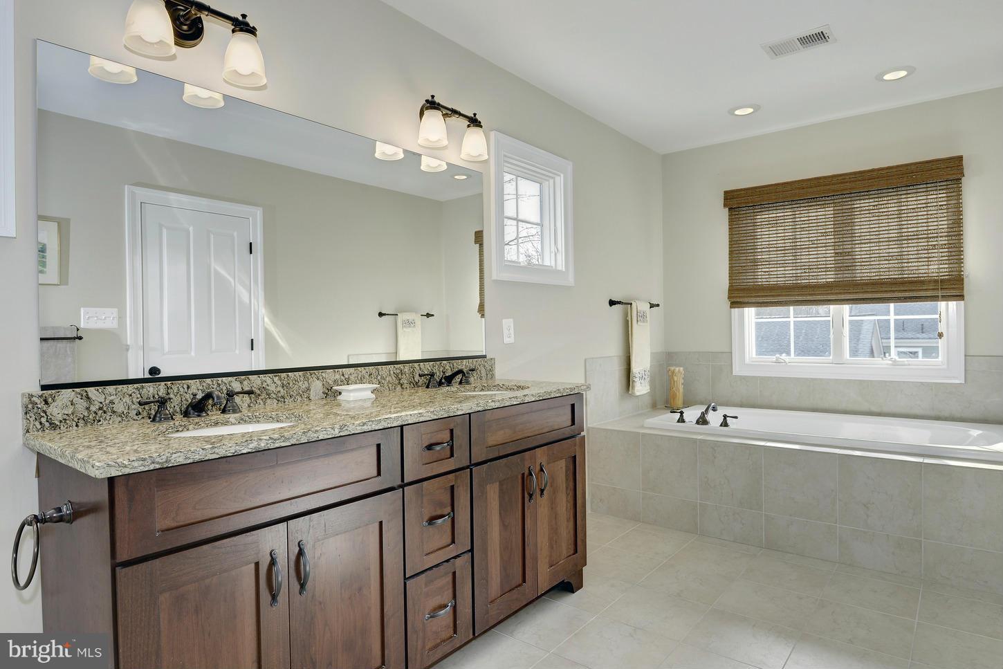 6002 Wilmett Road Bethesda, MD 20817 - Photo 16 of 30 Bath (Master)