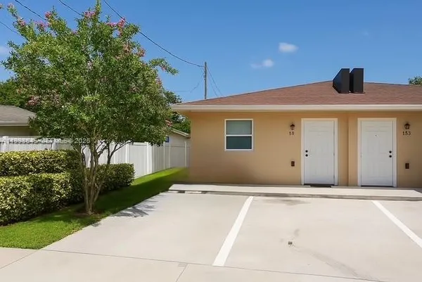 $2,900 | 116 Northwest 4th Avenue, Unit 116, Hallandale Beach, FL 33009