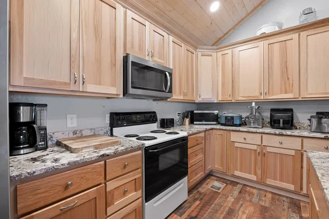 $500,000 | 76 Forest View Lane, Dunlap, TN 37327