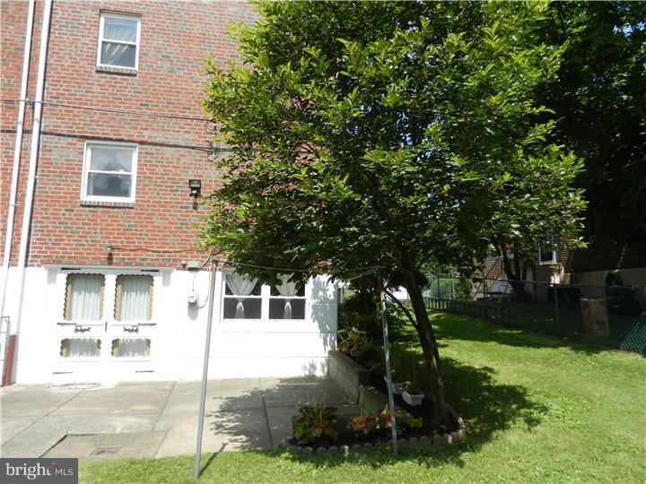 442 Rennard Street Philadelphia, PA 19116 - Photo 20 of 22 Exterior Back