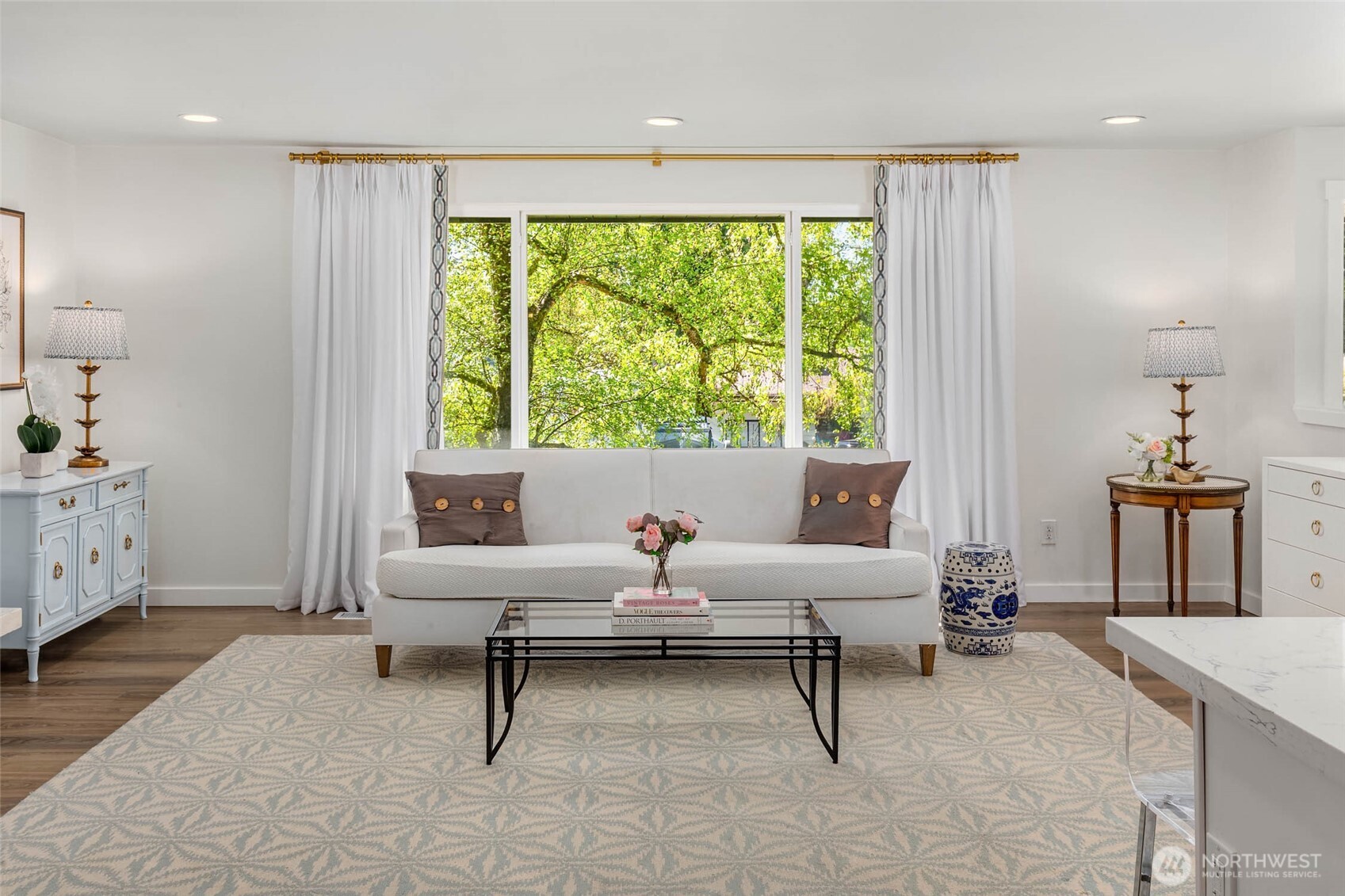 11019 23rd Drive Southeast Everett, WA 98208 - Photo 4 of 35 a living room with furniture and a large window