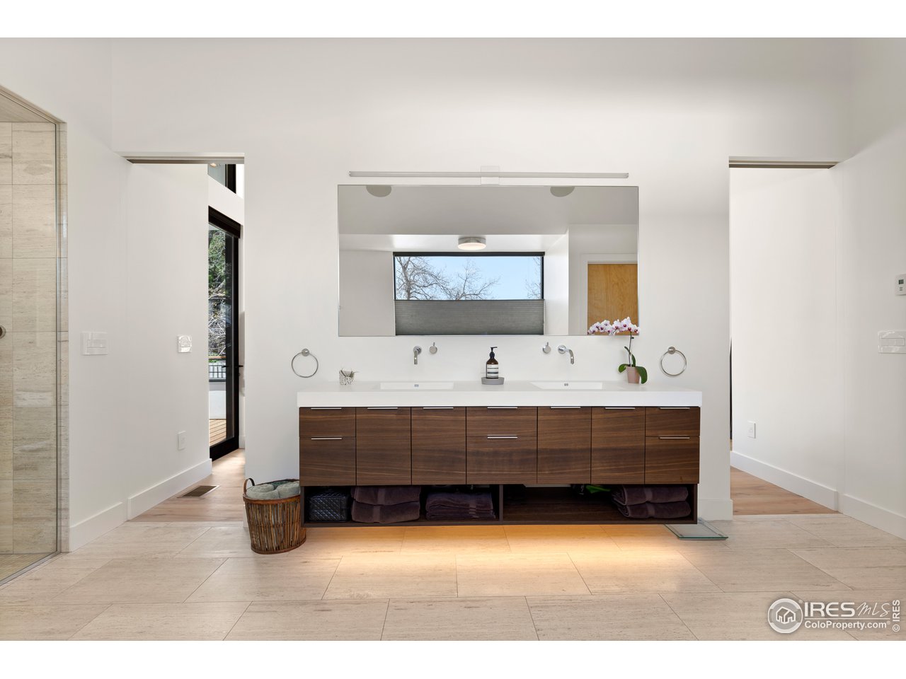 550 Iris Avenue Boulder, CO 80304 - Photo 17 of 39 a view of room with furniture and mirror