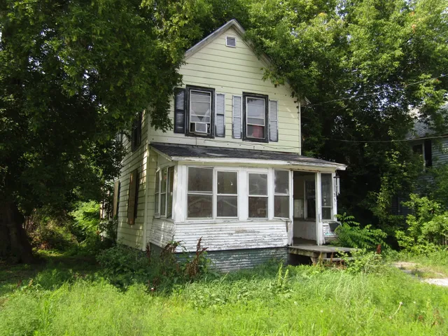 $105,000 | 33 4th Street, Swanton, VT 05488