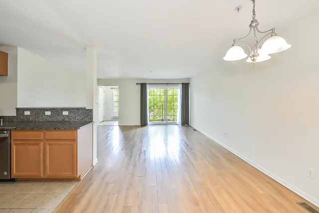 $2,500 | 120 West Oakbrook Drive, Ann Arbor, MI 48103