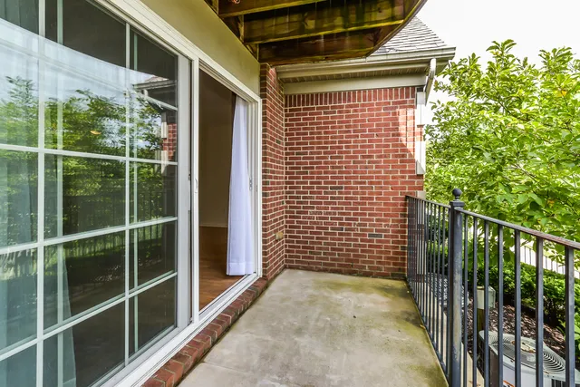 $2,500 | 120 West Oakbrook Drive, Ann Arbor, MI 48103